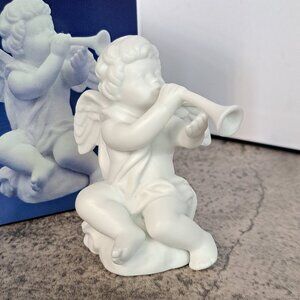 Avon Nativity THE CHERUB White Porcelain Bisque Christmas Figure Boxed 3.1/4”
